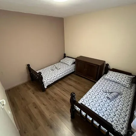 Old Town Apartment *